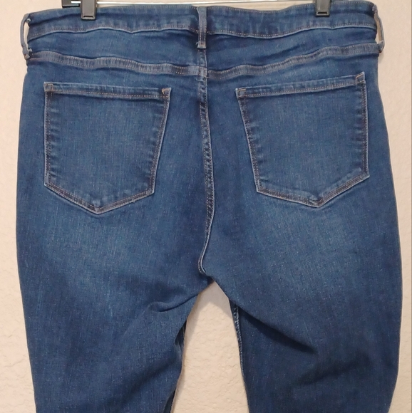 Old Navy mid-rise Rockstar super skinny jeans - Picture 7 of 8